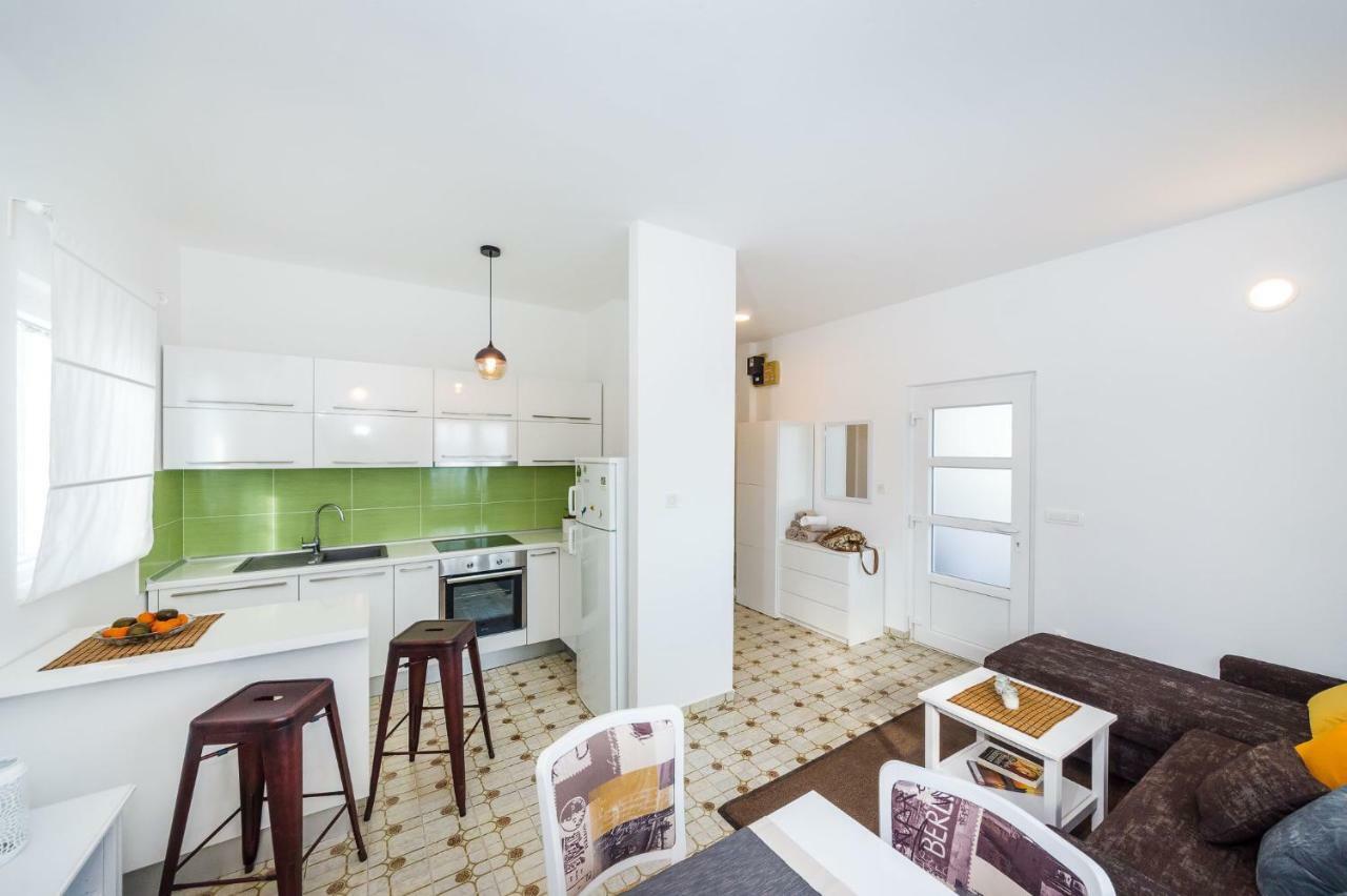 Sestrice Apartment Drage Bagian luar foto