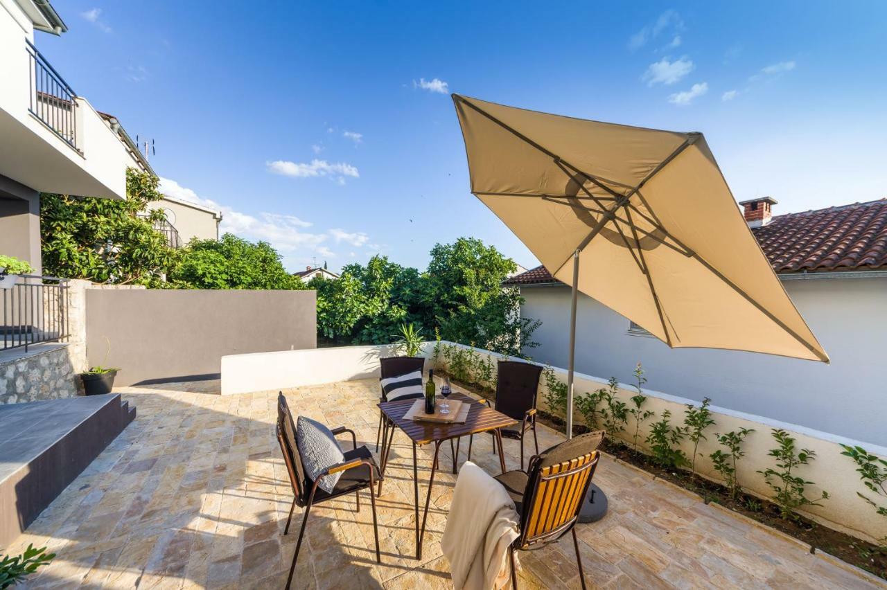 Sestrice Apartment Drage Bagian luar foto