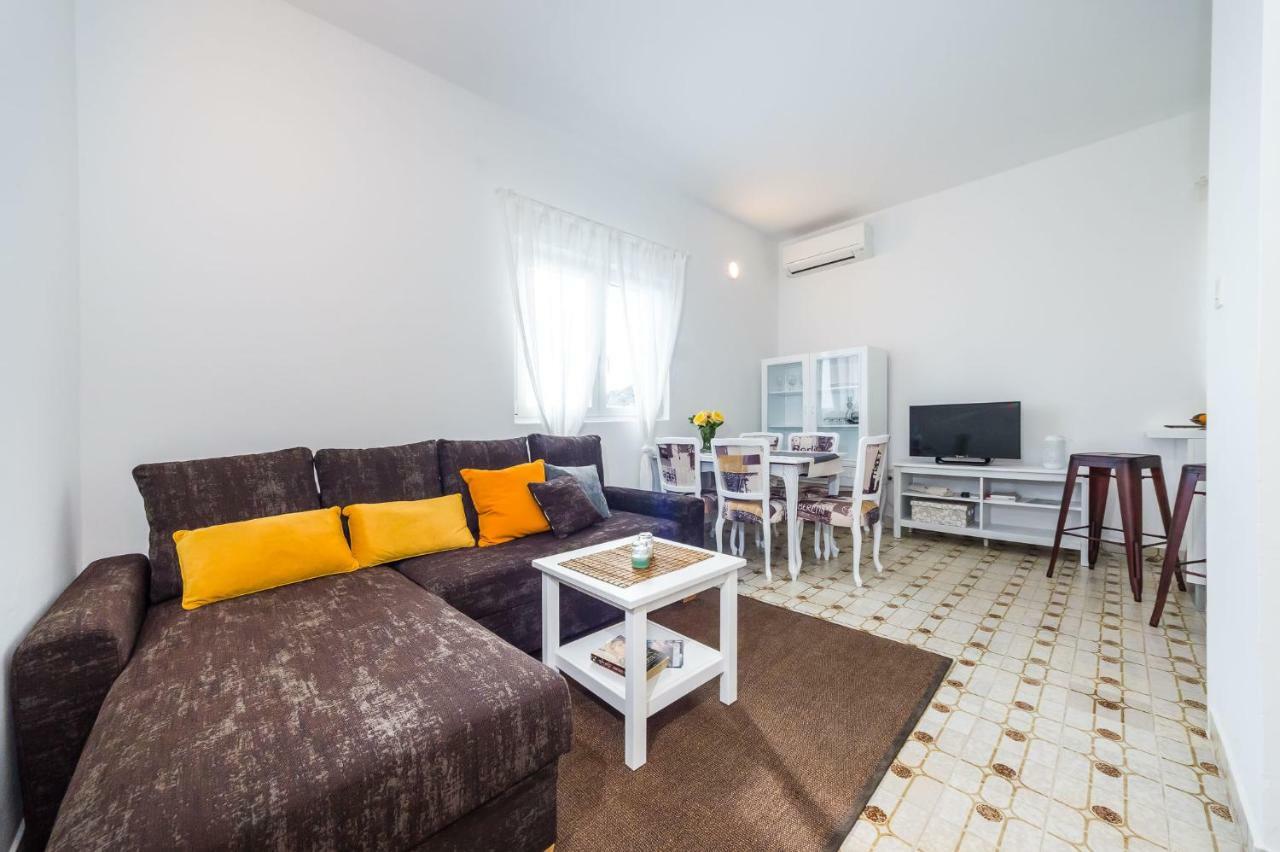 Sestrice Apartment Drage Bagian luar foto