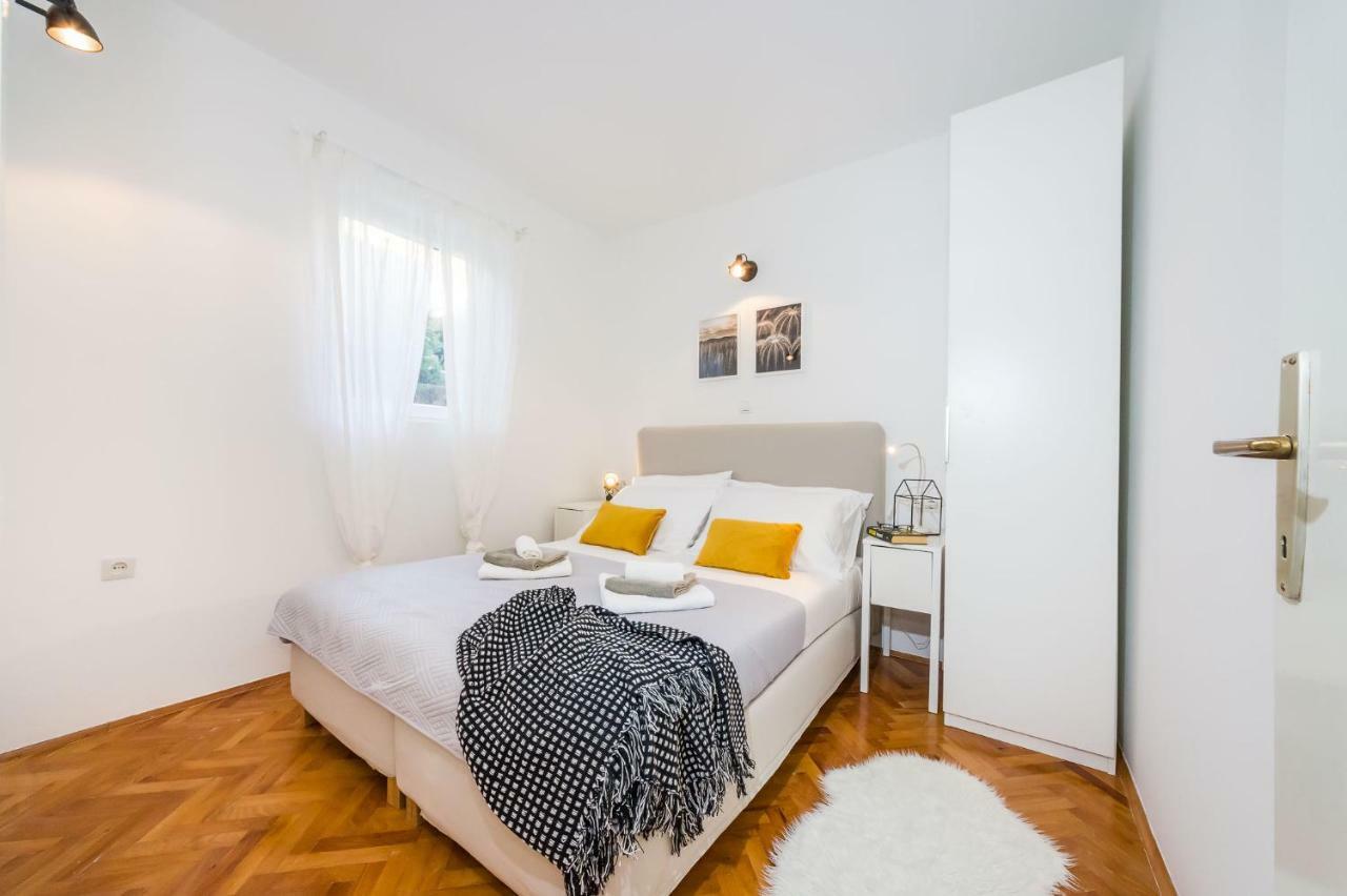 Sestrice Apartment Drage Bagian luar foto