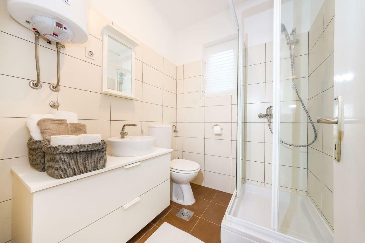 Sestrice Apartment Drage Bagian luar foto