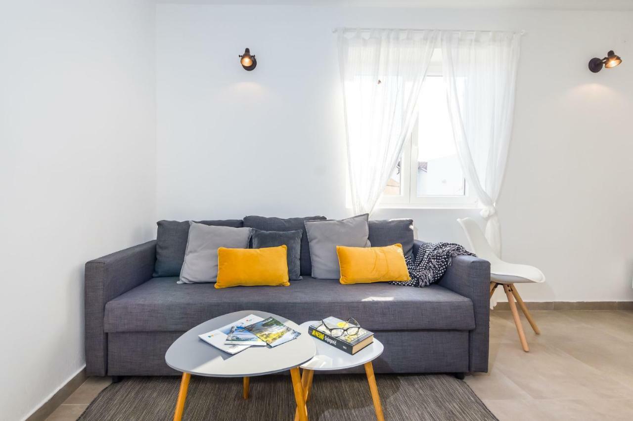 Sestrice Apartment Drage Bagian luar foto