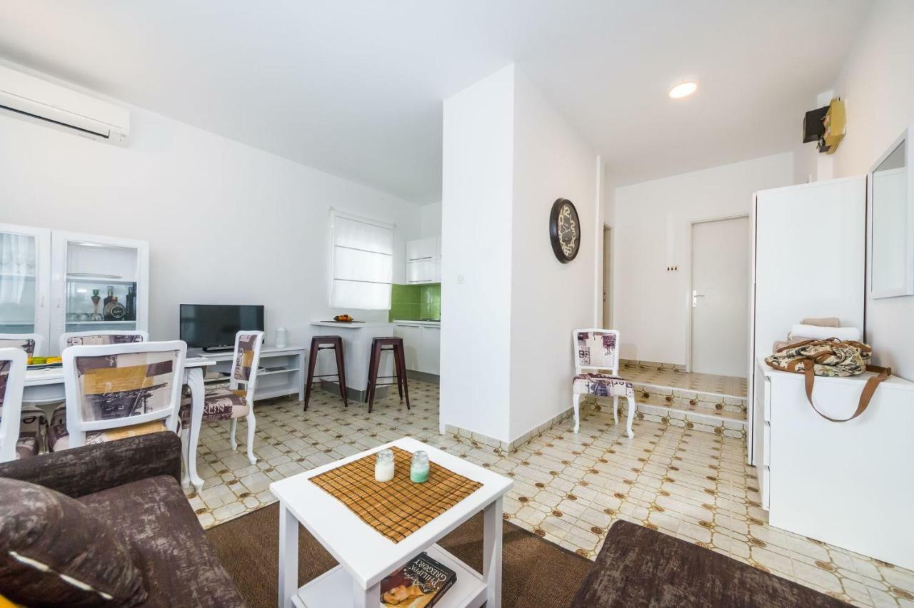 Sestrice Apartment Drage Bagian luar foto